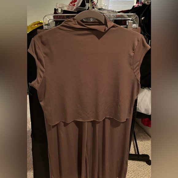 2 piece woman’s dance costume - Picture 2 of 5